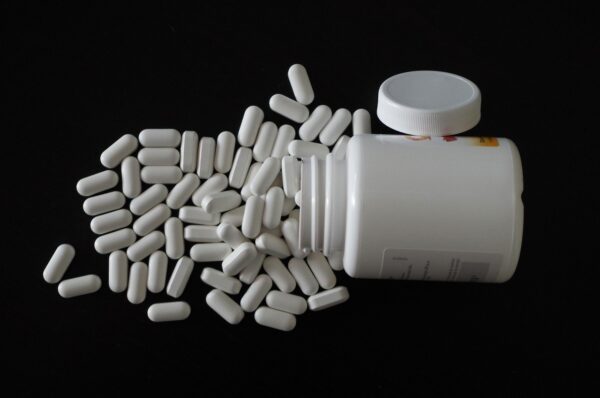 pills, pharmacy, ill, disease, vitamins, multivitamin